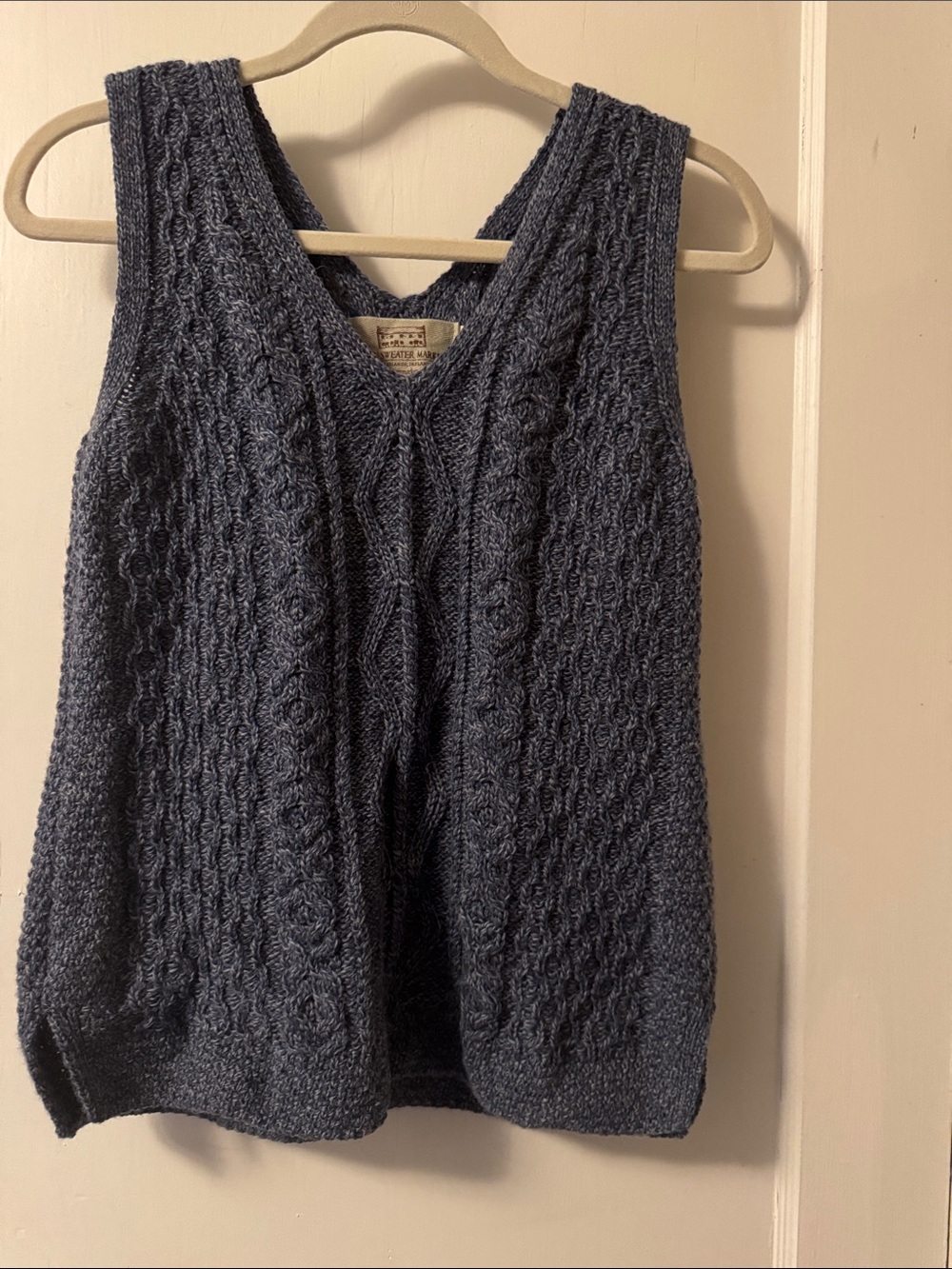Aran Sweater Market V-neck sweater vest